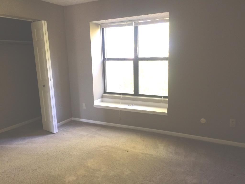 2701 Greystone Dr Apt D - Photo 6 of 9