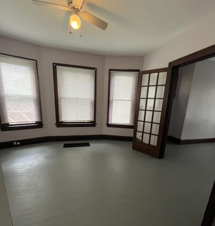 558 Lilley Ave - Photo 3 of 21