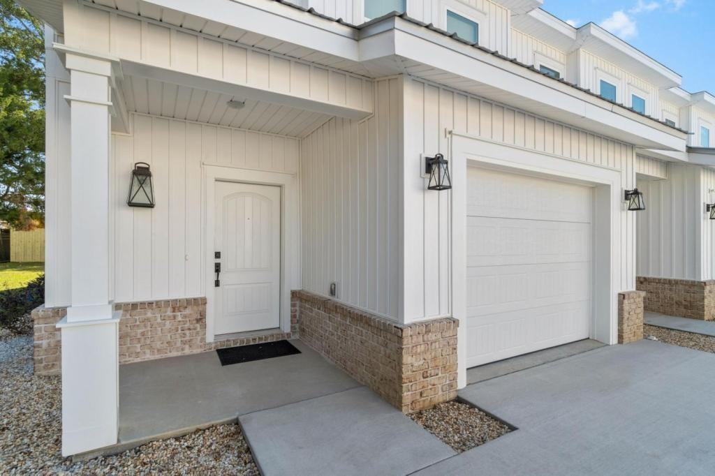 513 Hill Ln - Photo 4 of 19