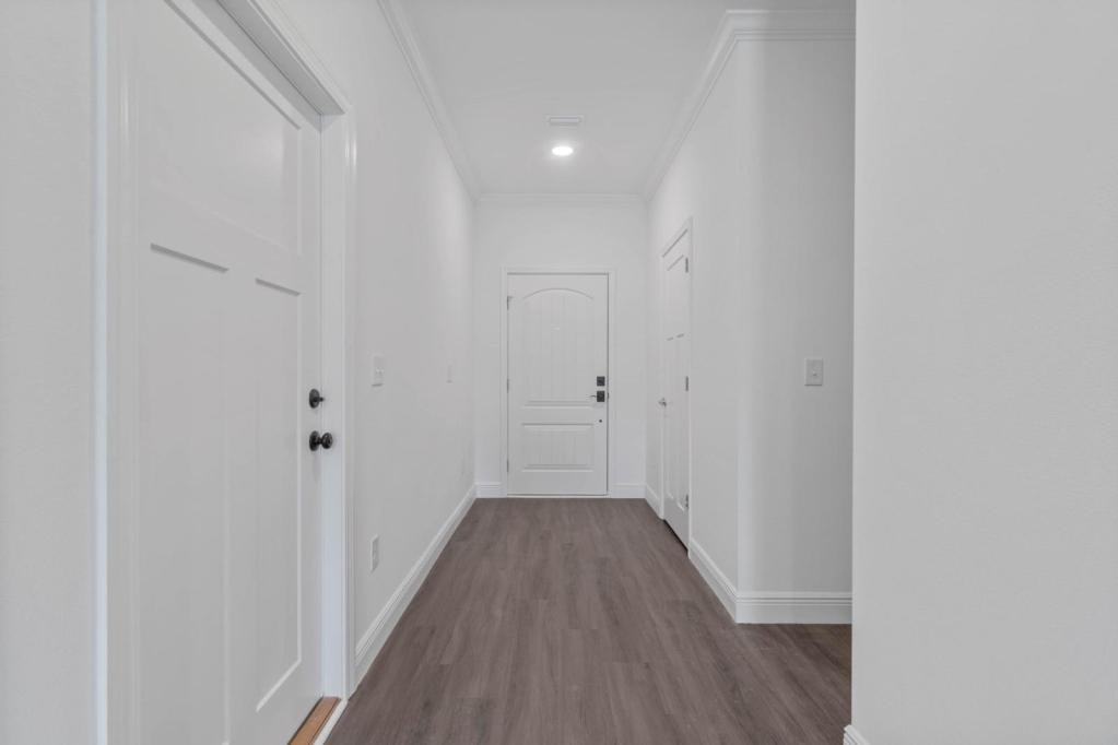 513 Hill Ln - Photo 5 of 19