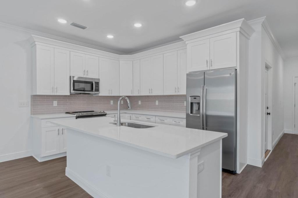 513 Hill Ln - Photo 6 of 19