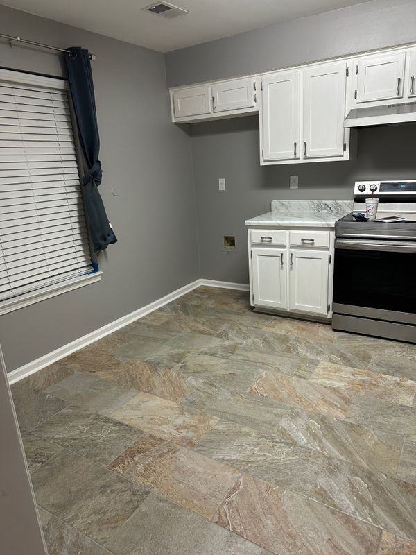 8085 Creekwood Cir E - Photo 2 of 22