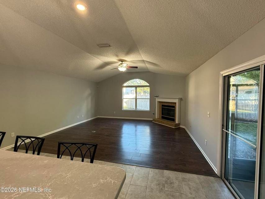 9339 Whisper Glen Dr - Photo 4 of 12