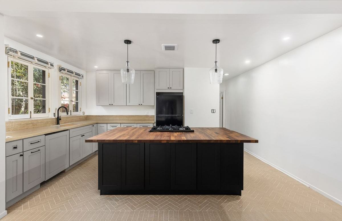 720 N Harper Ave - Photo 4 of 24