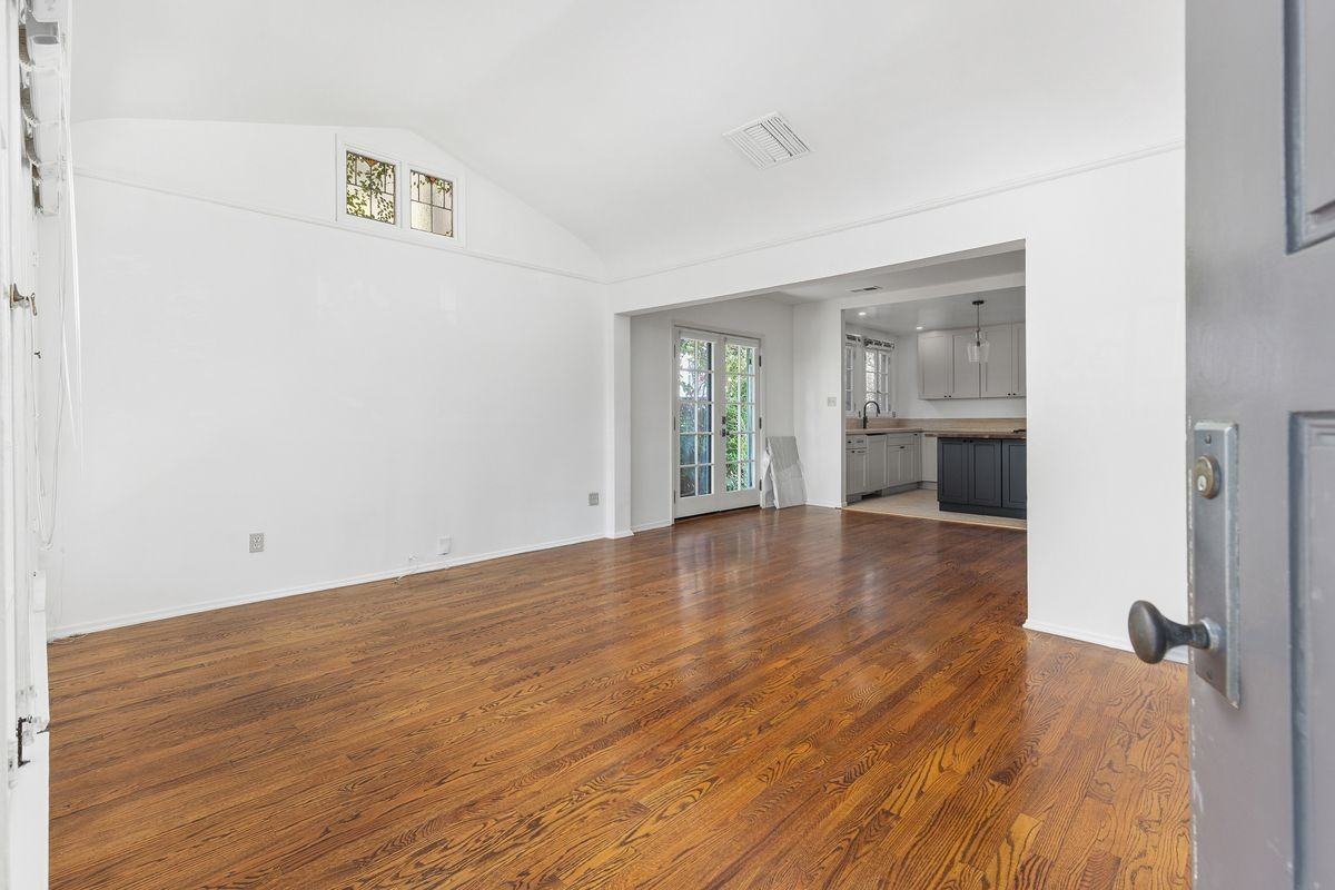 720 N Harper Ave - Photo 7 of 24