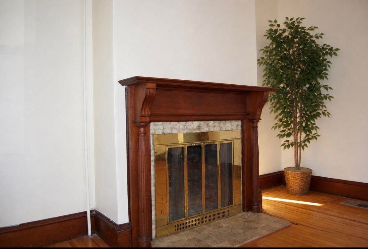 435 Broad St - Photo 5 of 13