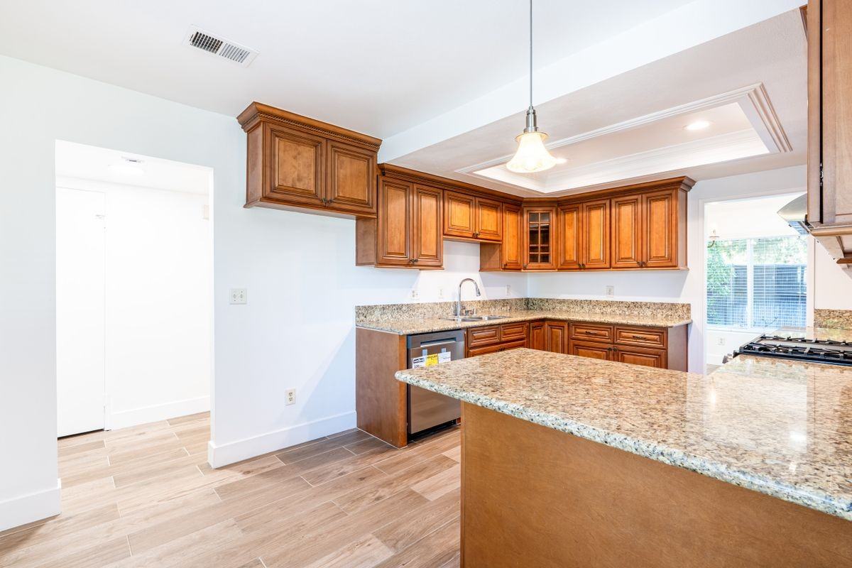 1119 Carmel Cir - Photo 4 of 36
