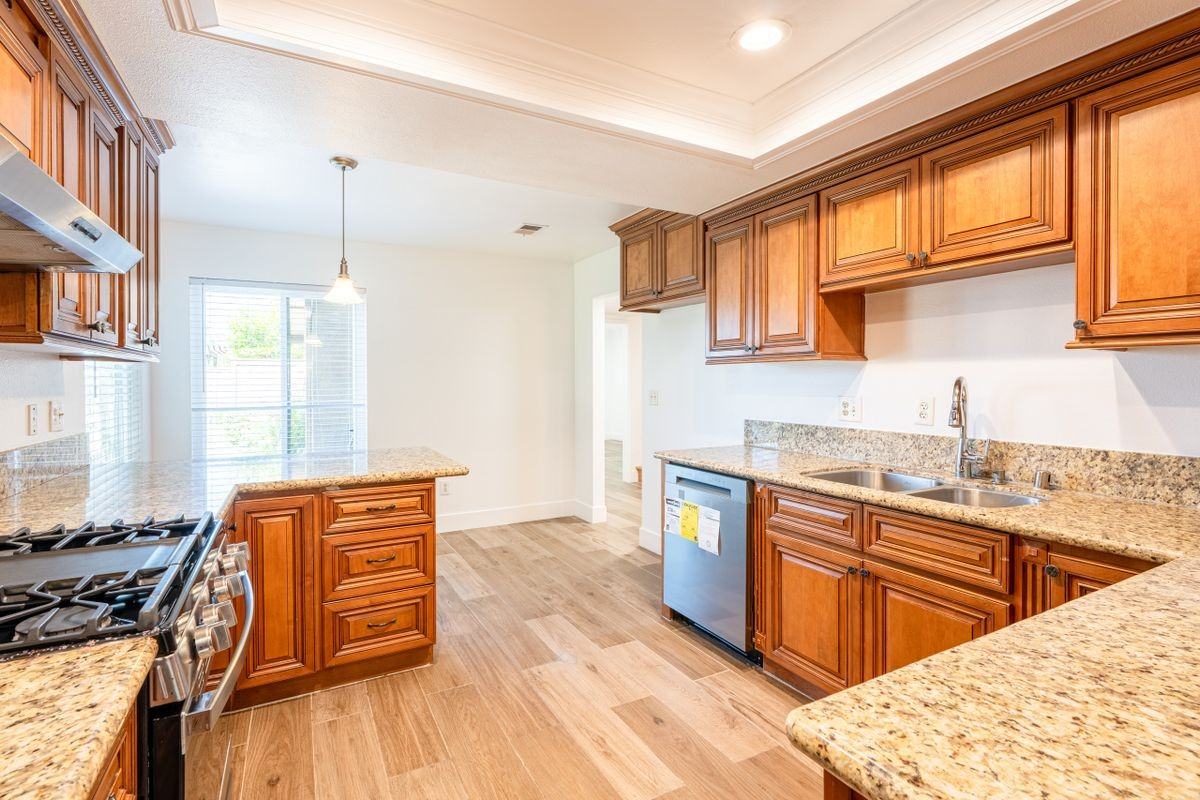 1119 Carmel Cir - Photo 6 of 36