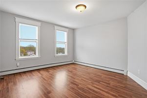 featured image of 188 Division St ##3r