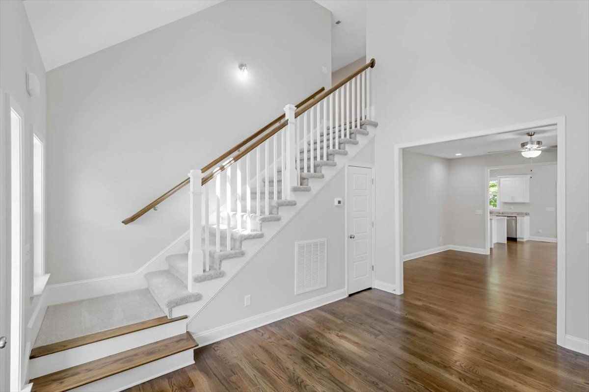 1826 Oakvale Dr - Photo 3 of 31