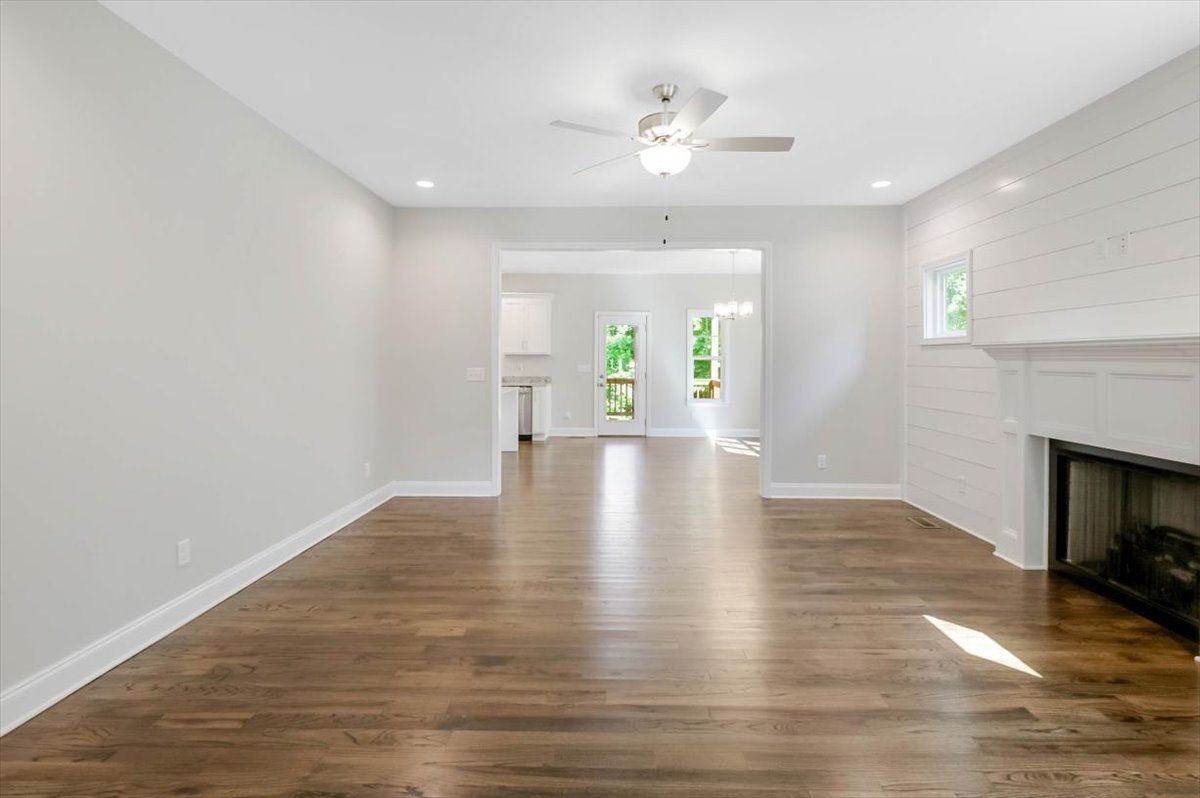 1826 Oakvale Dr - Photo 4 of 31