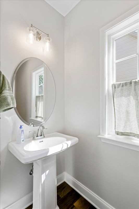 1826 Oakvale Dr - Photo 6 of 31