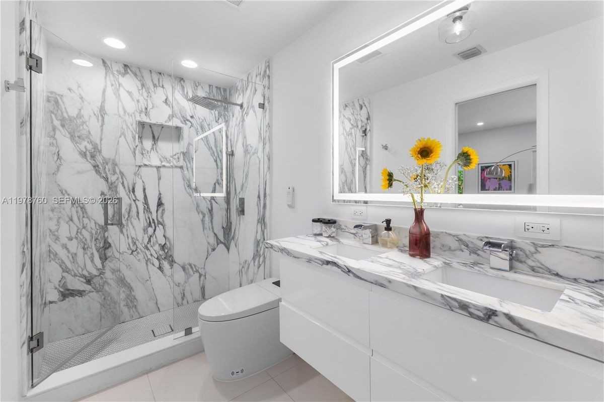 741 Nw 87th Ave - Photo 5 of 13