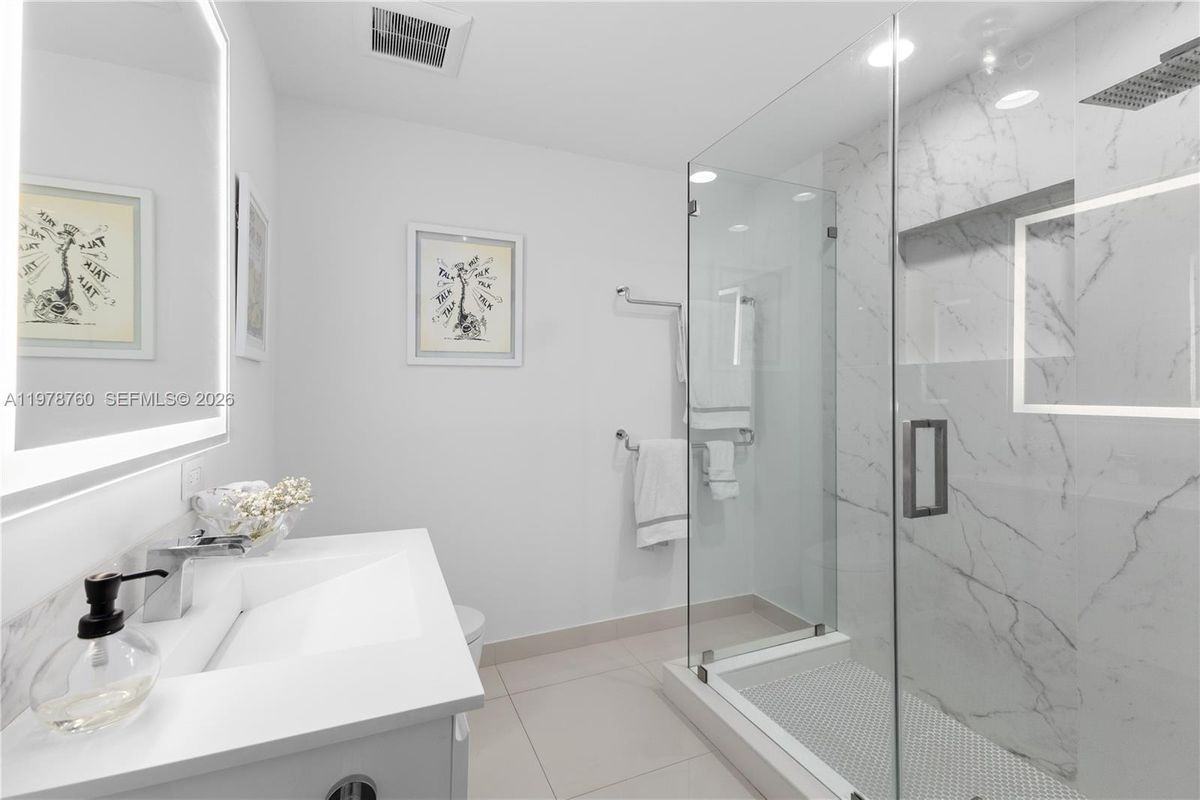 741 Nw 87th Ave - Photo 7 of 13