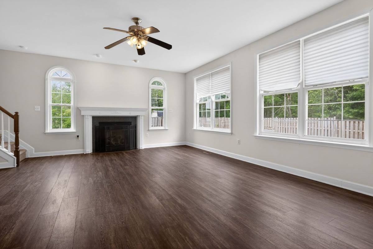 6735 Pale Morning Ct - Photo 3 of 8