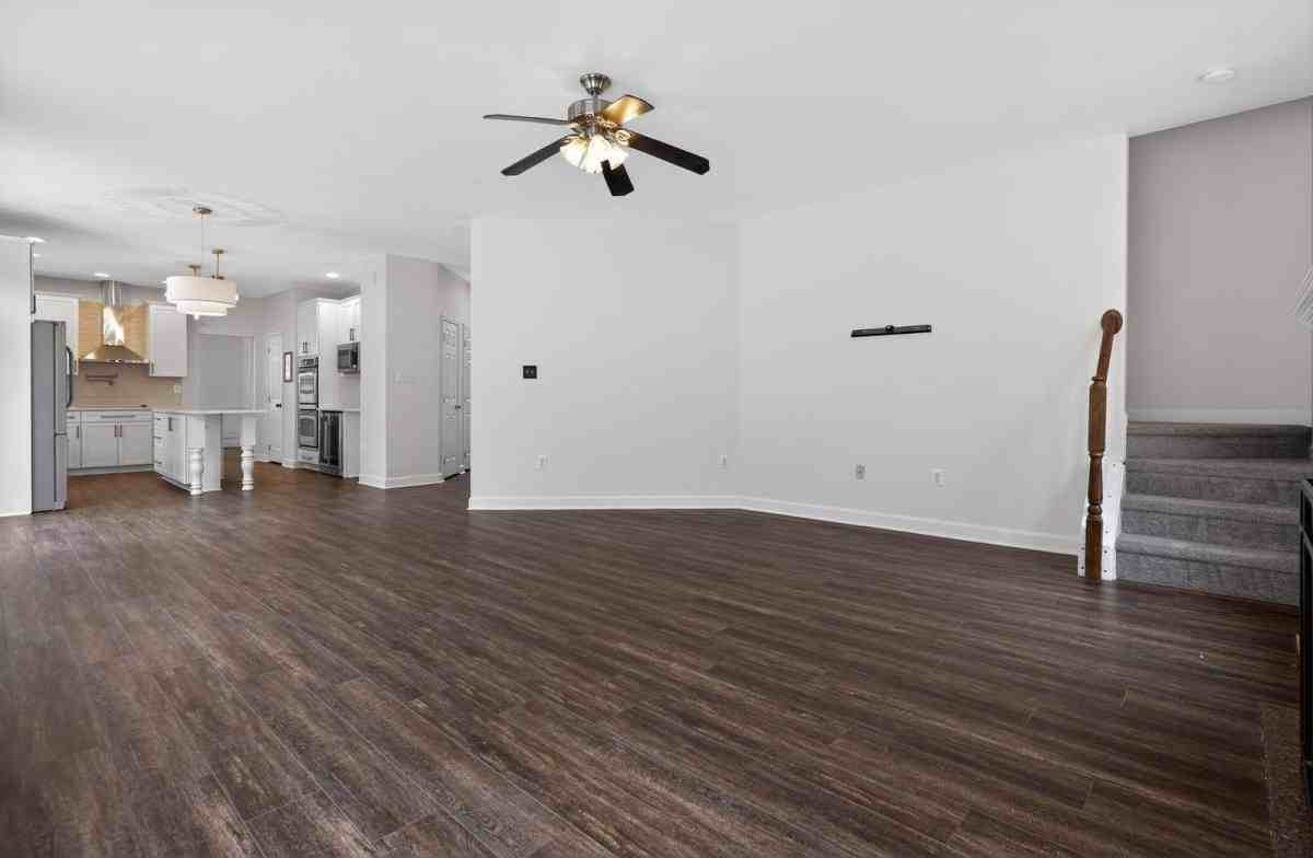 6735 Pale Morning Ct - Photo 5 of 8