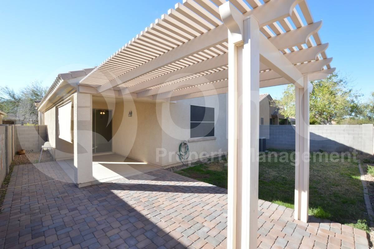 3889 S Vineyard Ave - Photo 3 of 10