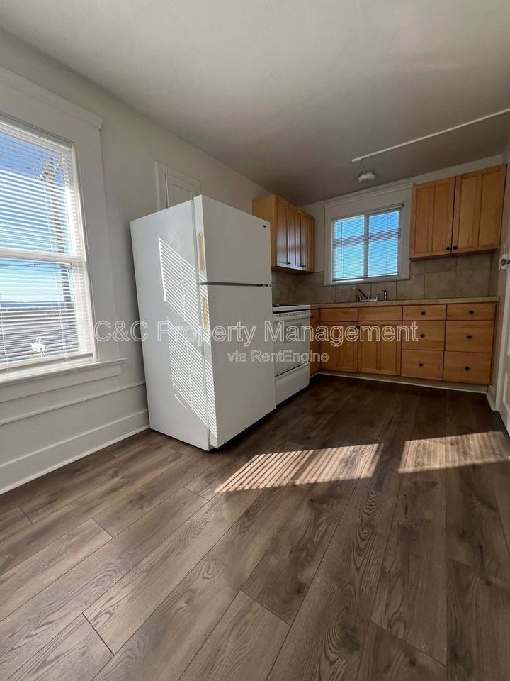 1200 W Market Cir #5 - Photo 2 of 5