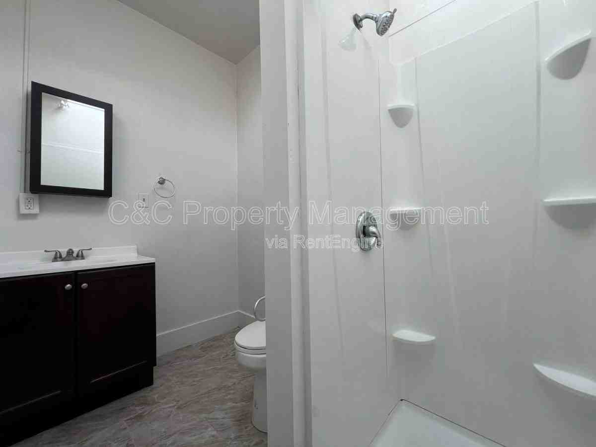 1200 W Market Cir #5 - Photo 4 of 5