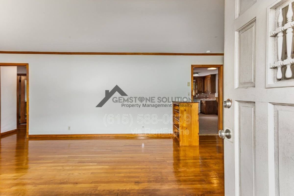 2610 Carter Ave #B - Photo 3 of 10