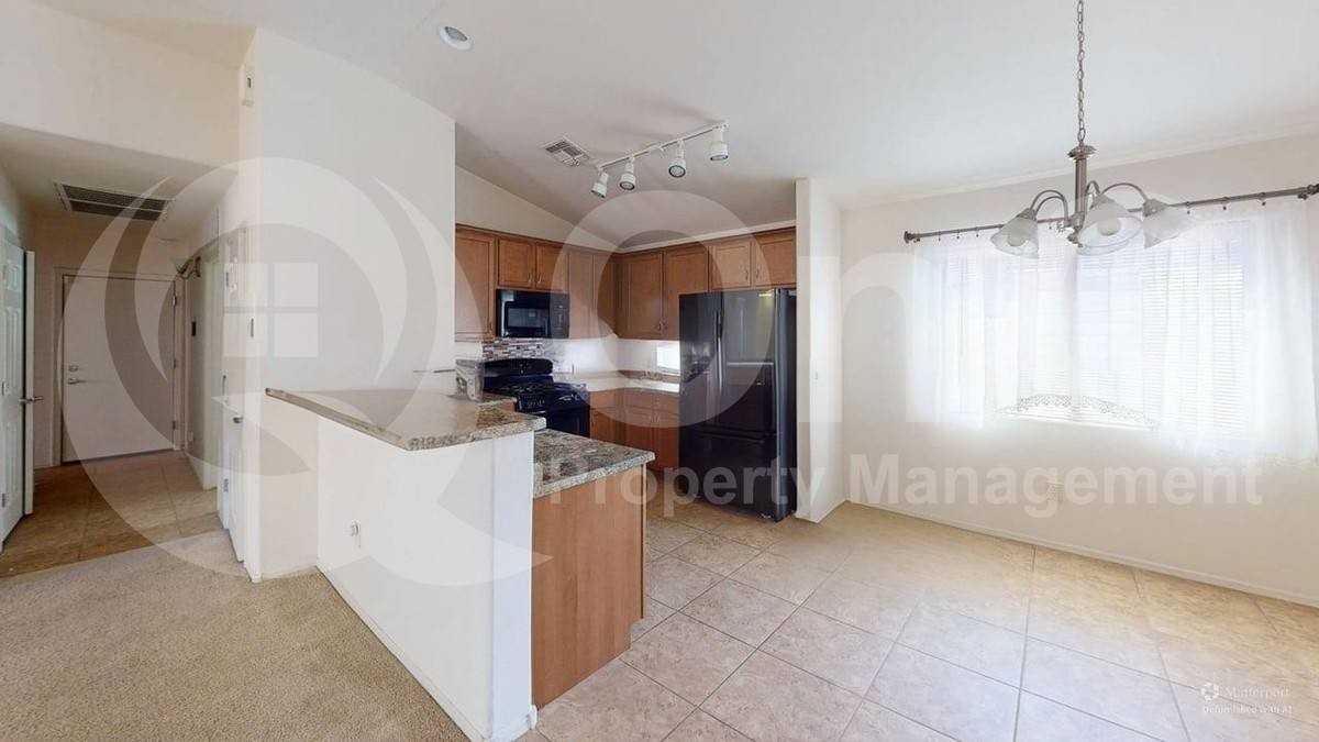 7996 S Nautilus Dr - Photo 3 of 10