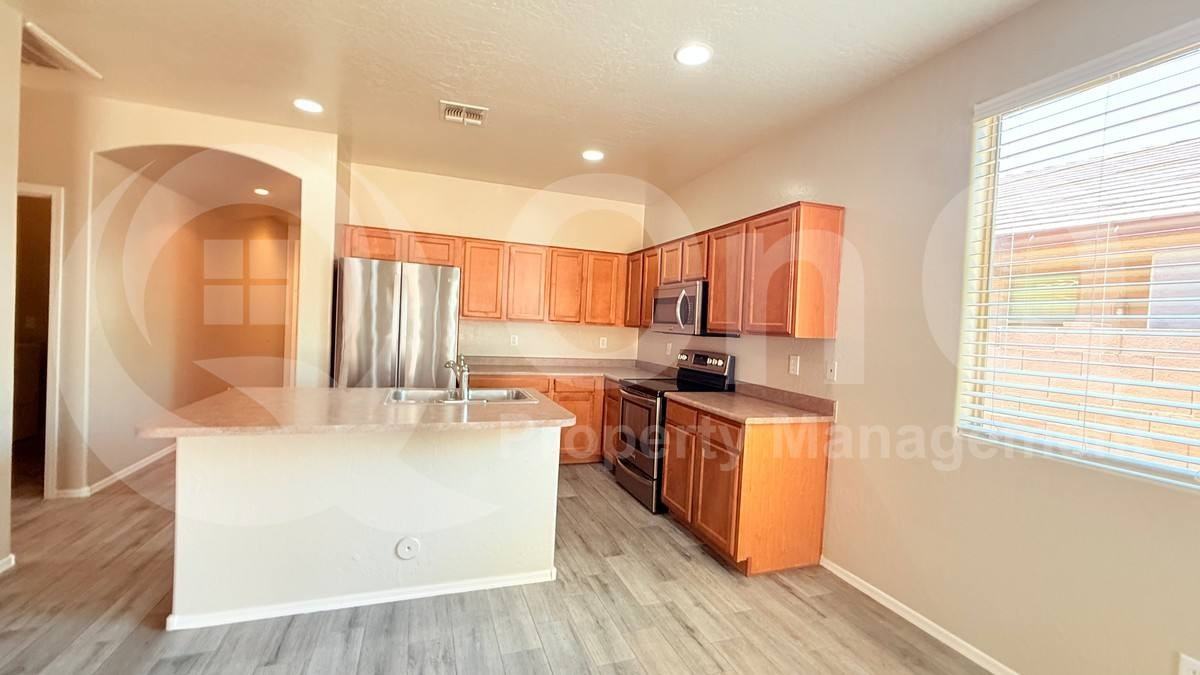 15238 W Jefferson St - Photo 2 of 10