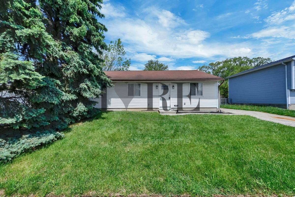 1074 Tobi Dr - Photo 2 of 10