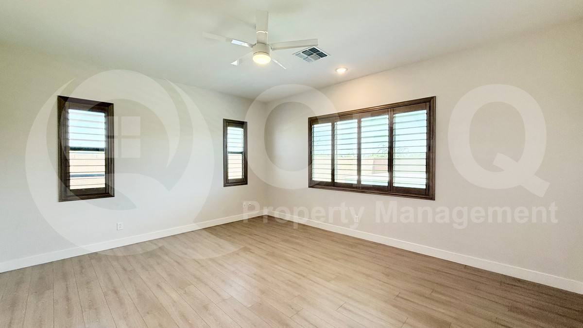 4411 W Park View Ln - Photo 3 of 10