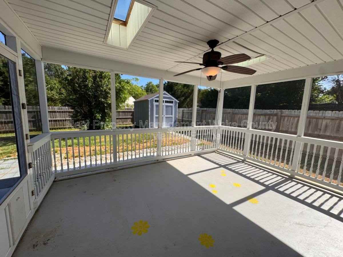 206 Lindell Dr - Photo 2 of 10