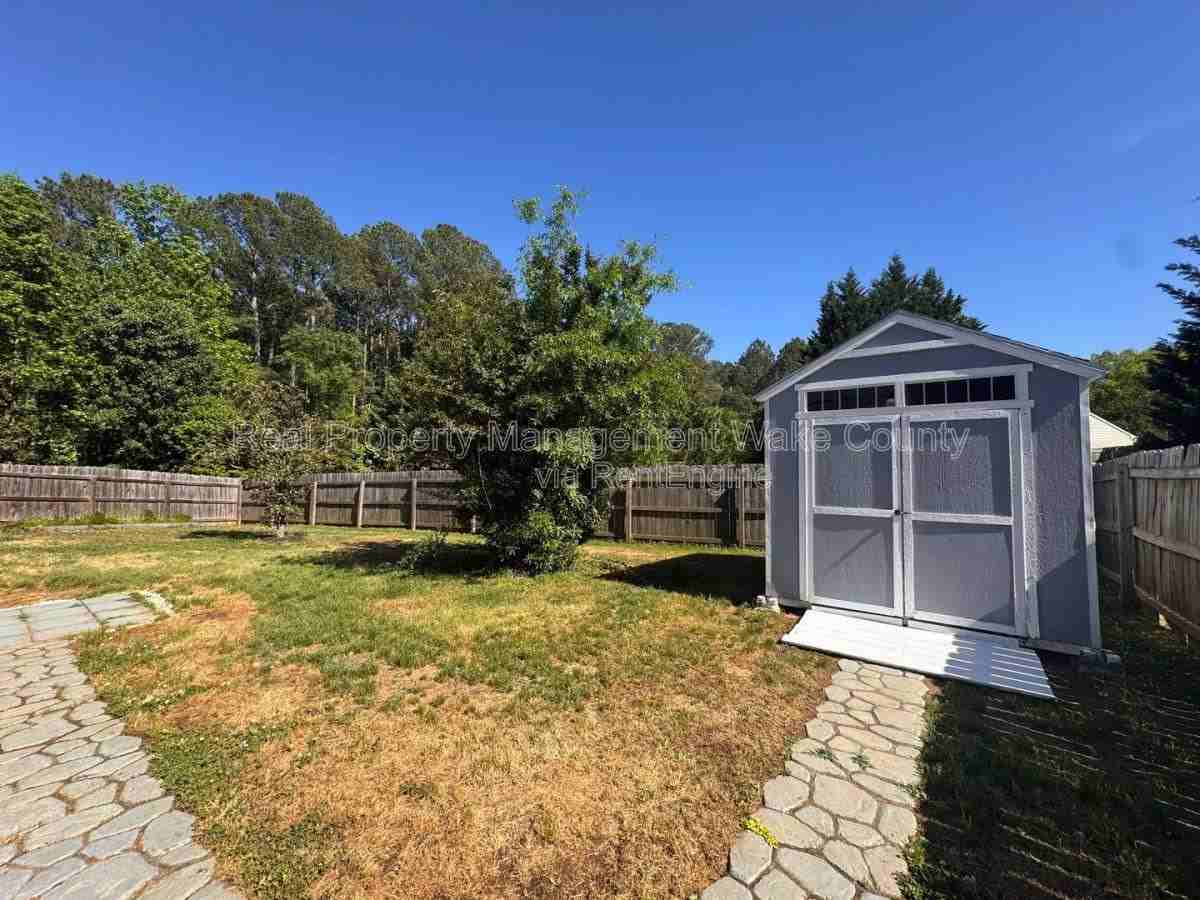 206 Lindell Dr - Photo 4 of 10