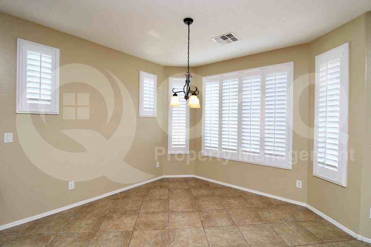 21061 N Bustos Way - Photo 3 of 10