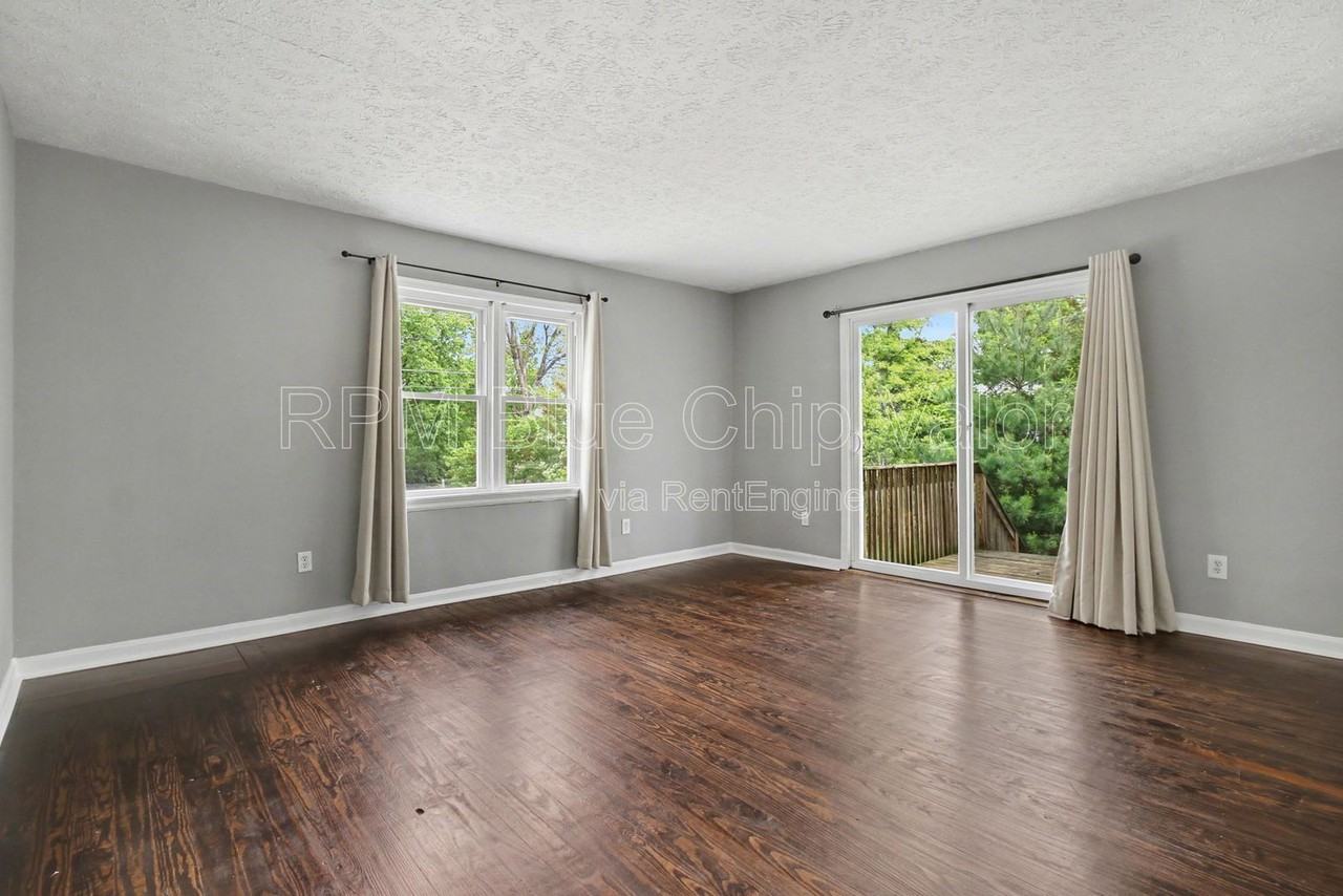7670 Pippin Rd #1 - Photo 4 of 14