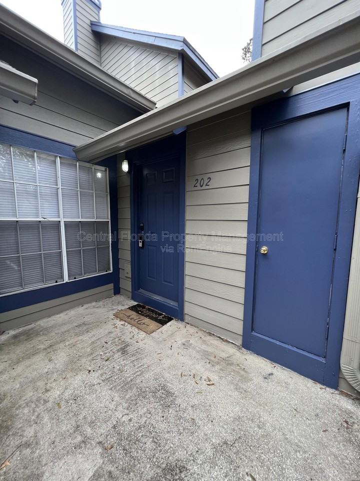954 Forest Ridge Ct #202 - Photo 2 of 20