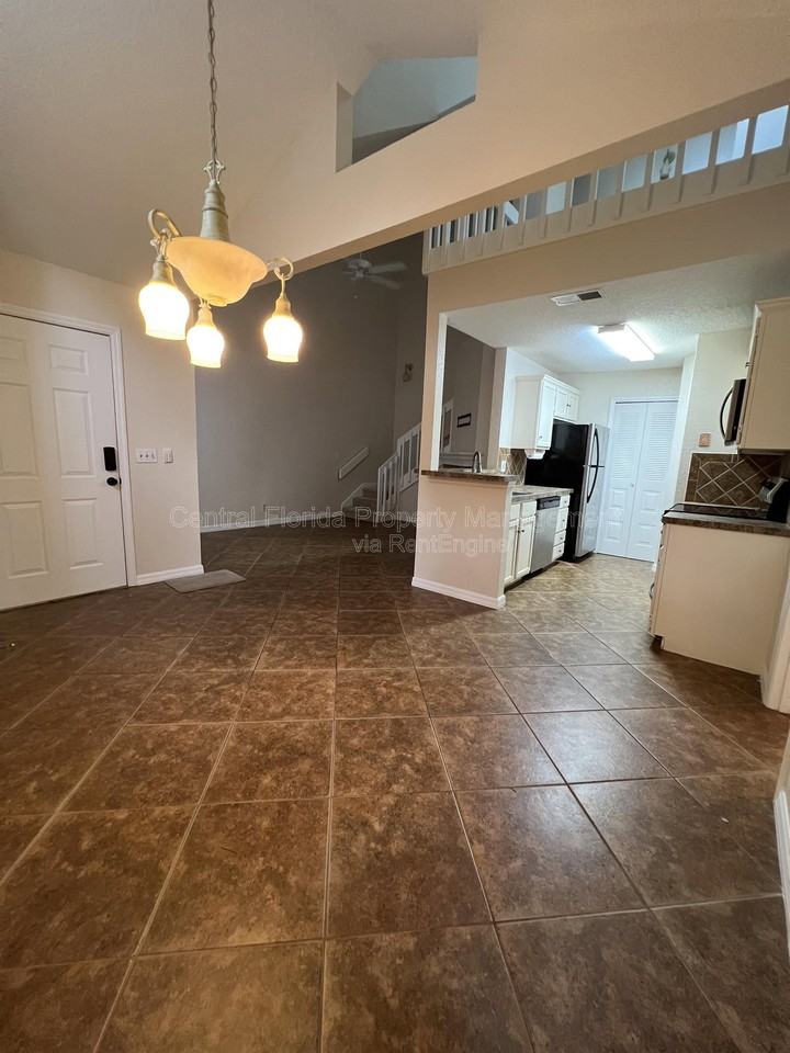 954 Forest Ridge Ct #202 - Photo 4 of 20