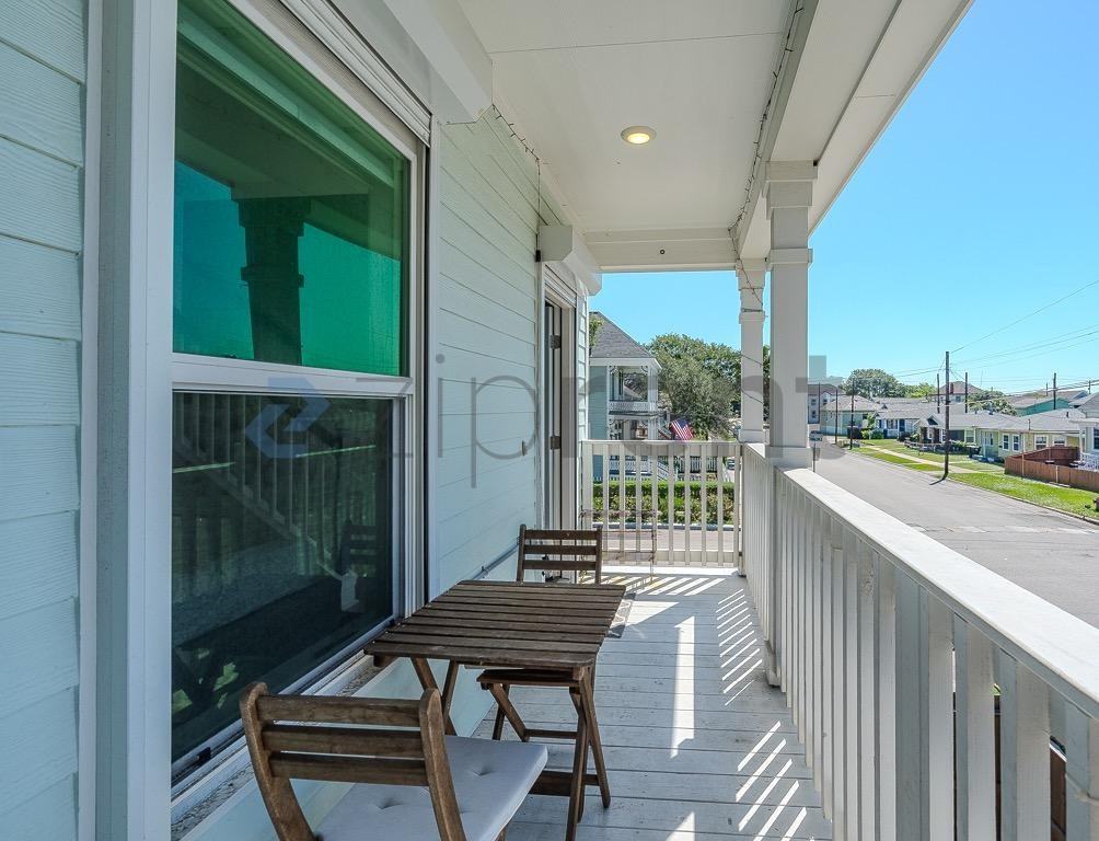 3002 Avenue K - Photo 5 of 30