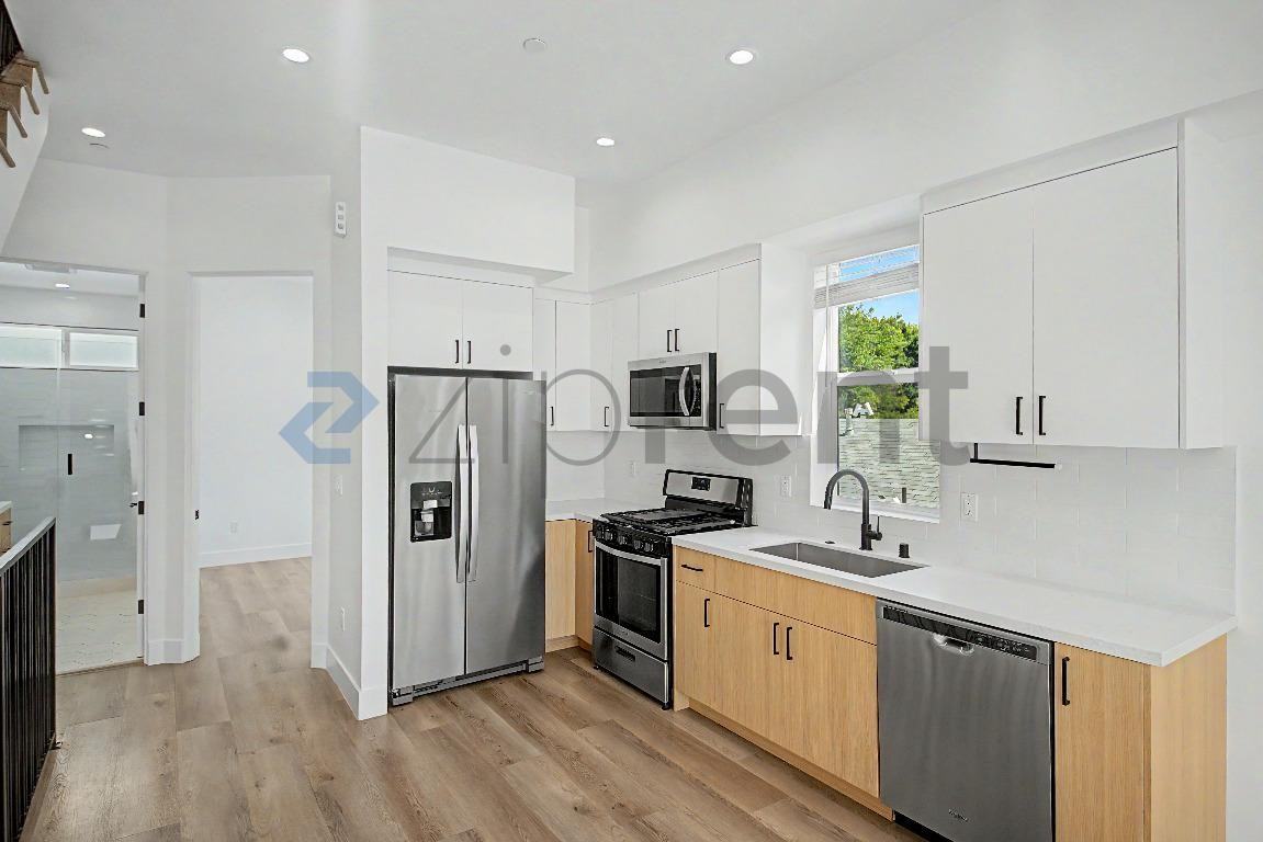 5230 1/2 Tilden Ave - Photo 6 of 16