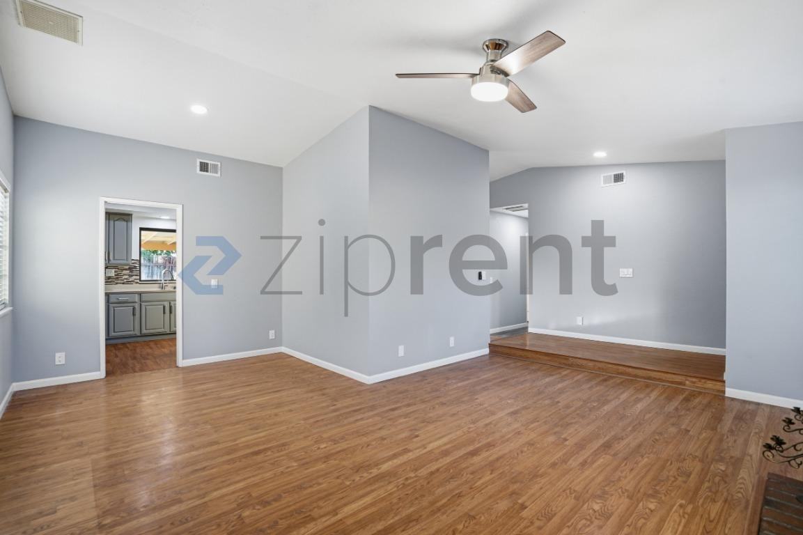 44119 Kirkland Ave - Photo 7 of 32