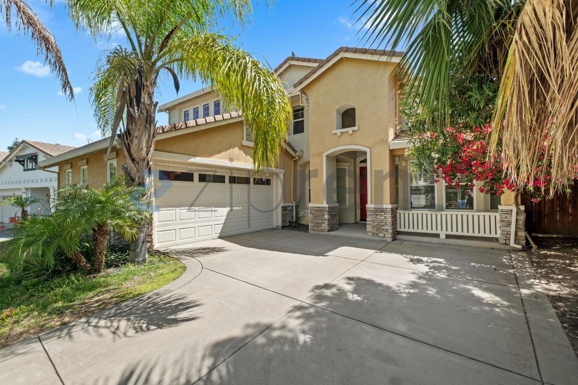 338 Roundhill Dr - Photo 4 of 39