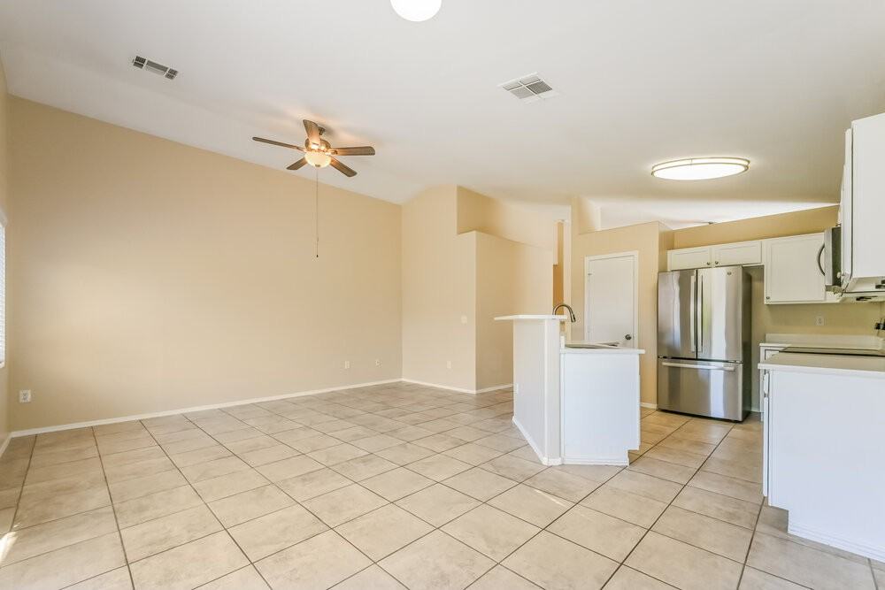 495 W Scott Ave - Photo 3 of 16