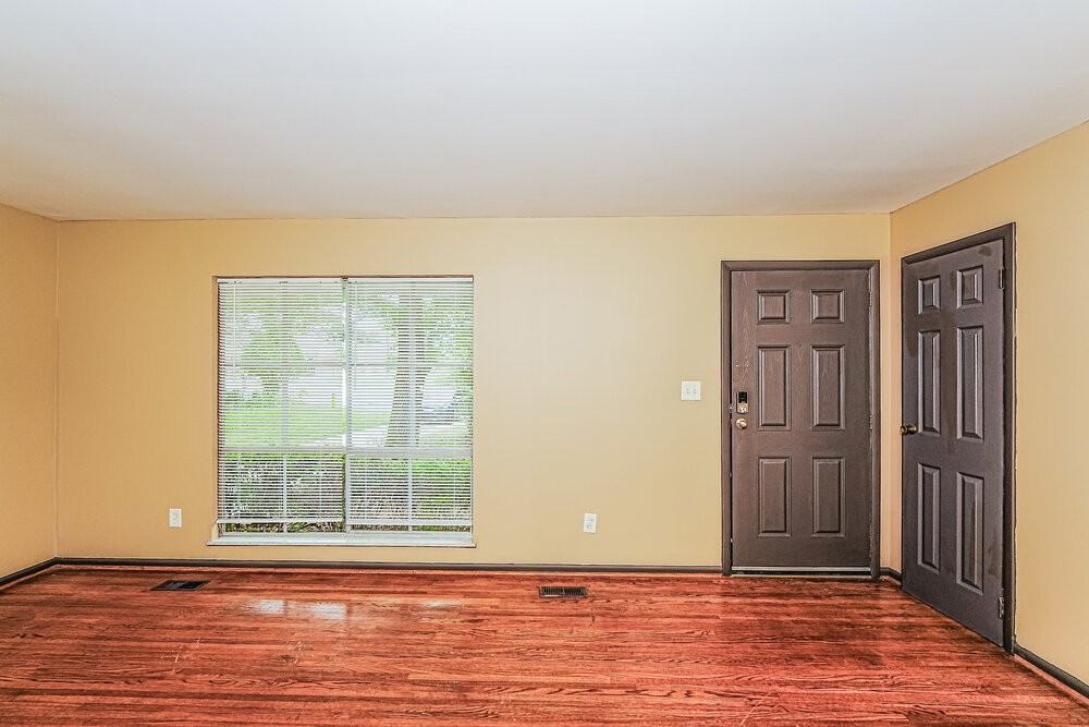 901 Eldorado Dr - Photo 4 of 16