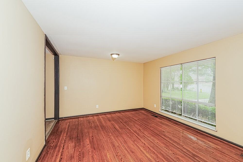 901 Eldorado Dr - Photo 5 of 16