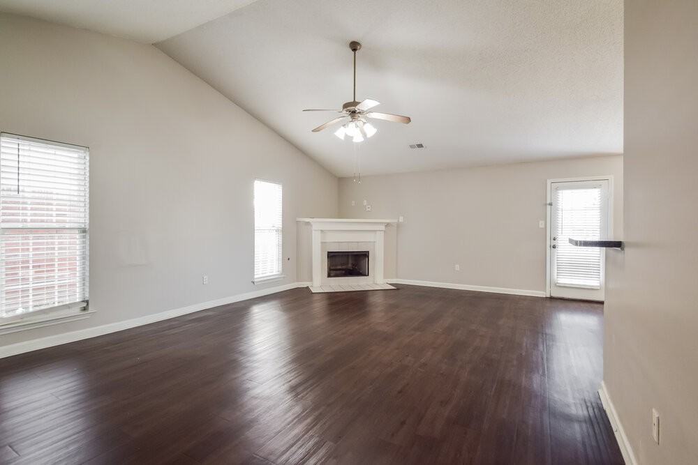 1708 Cherry Creek Dr - Photo 5 of 16