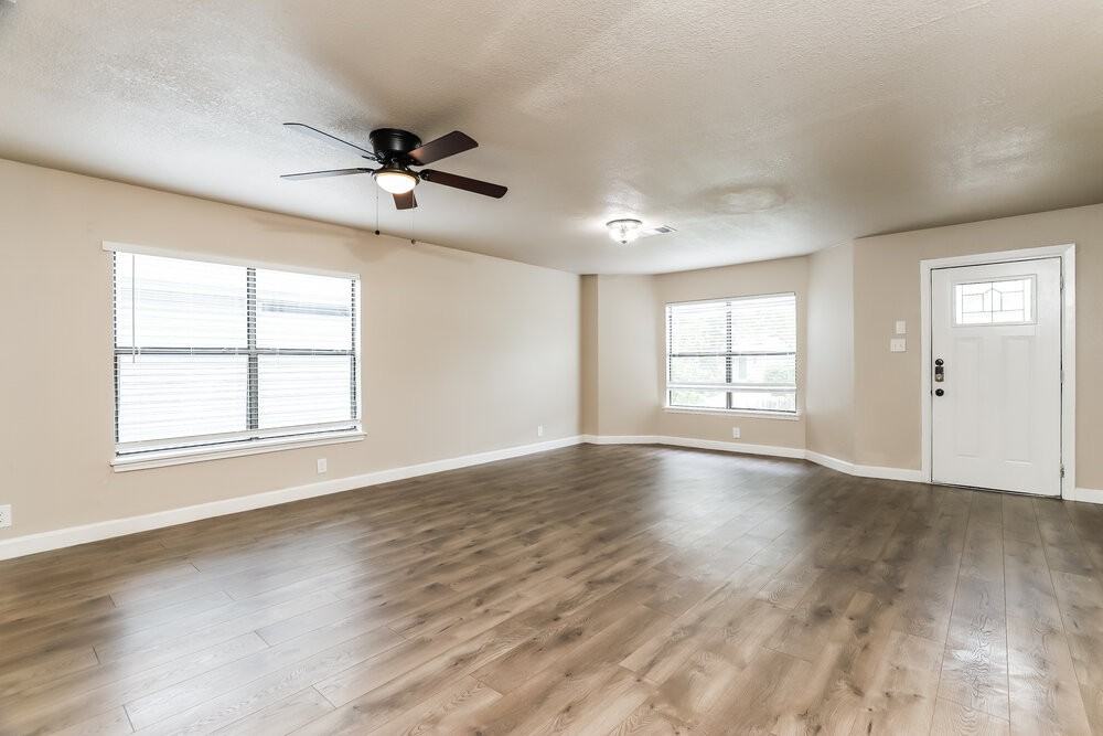 8106 Hoovers Bnd - Photo 5 of 17