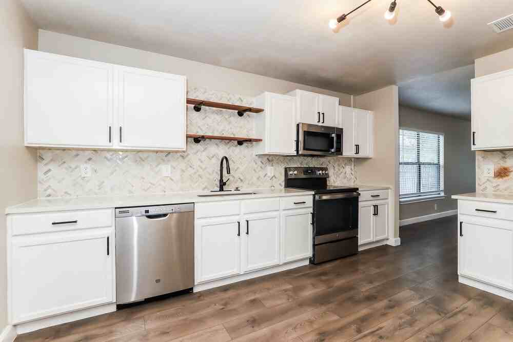8106 Hoovers Bnd - Photo 7 of 17
