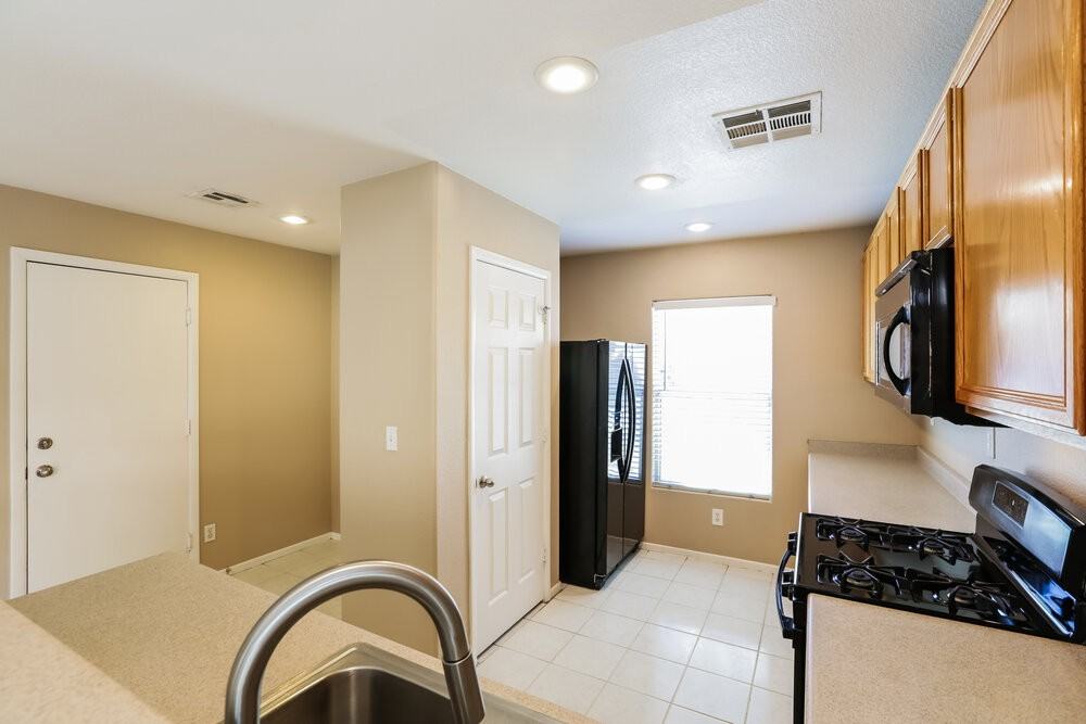 5982 Red Raspberry Ct - Photo 7 of 17
