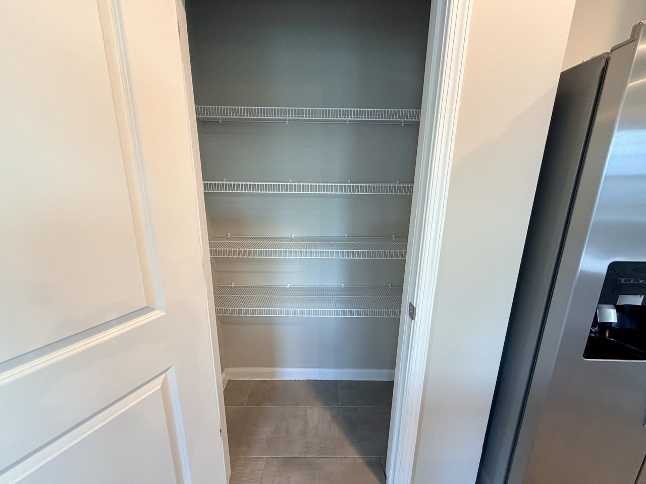 944 Seabright Ave - Photo 5 of 27