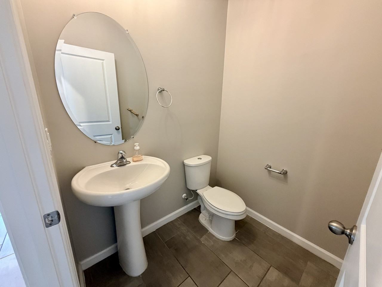 944 Seabright Ave - Photo 6 of 27