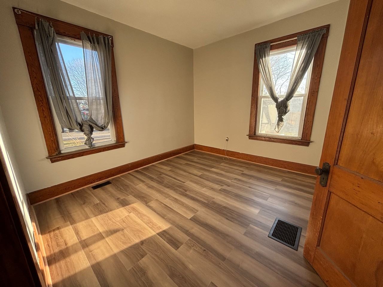 272 First Ave #1stFL - Photo 5 of 9