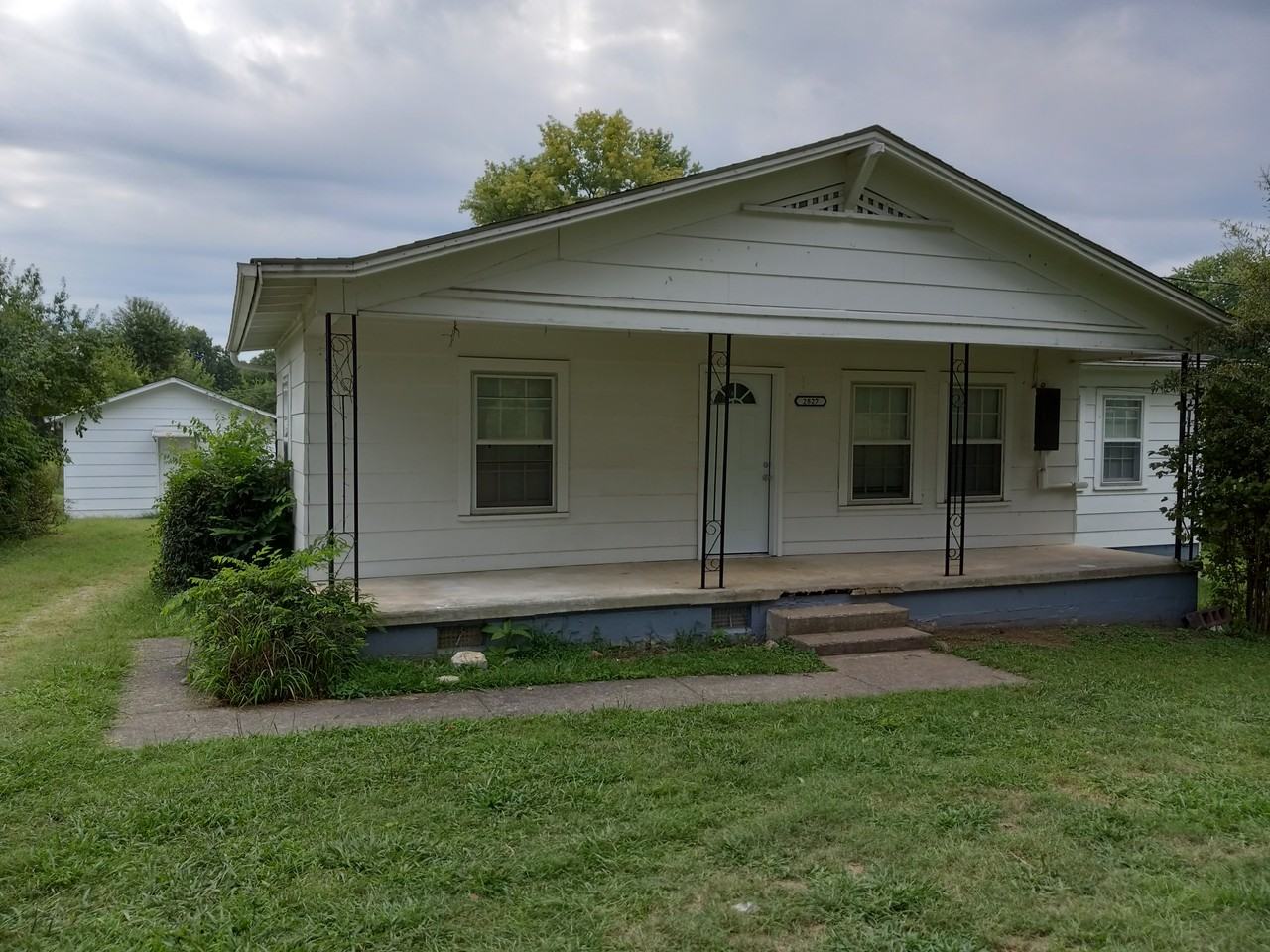 2827 Wilkinson Pike #NA - Photo 2 of 14