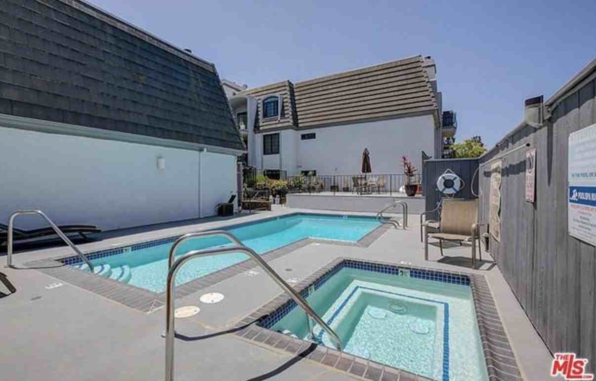 8145 Redlands St #106 - Photo 5 of 19